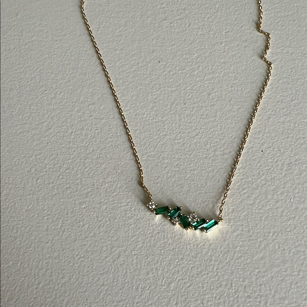 Elegant Gold and Green Necklace